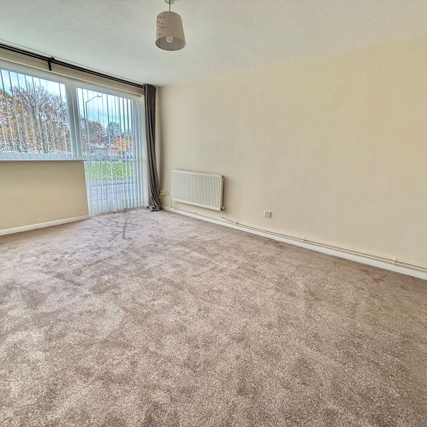 Coton Road, Nuneaton, CV11 - Photo 1