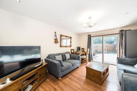 2 bedroom terraced house to rent - Photo 2