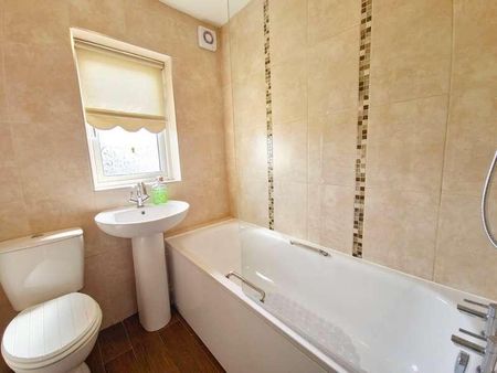 Fairview Avenue, Rainham, Essex, RM13 - Photo 3