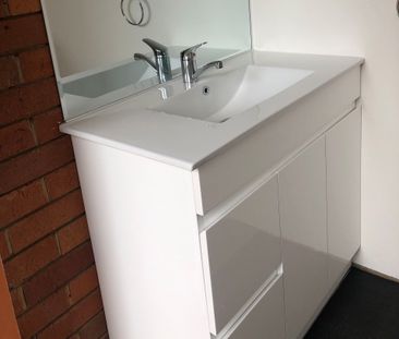 Cute Scarborough Flat with Outdoor Amenities - Photo 6