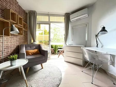 Carrer de Wellington, Barcelona, Catalonia 08005 - Photo 3