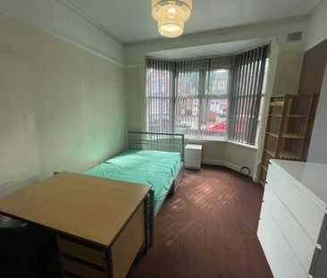 6 bedroom terraced house to rent - Photo 5