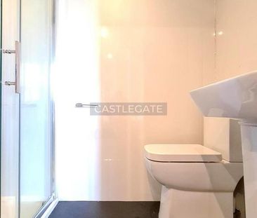 1 bedroom in a flat share to rent - Photo 6