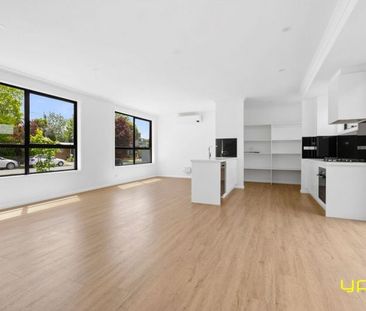 Brand New Spacious 4-Bedroom Home in Notting Hill - Photo 2