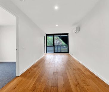 Modern living in a great location. Tram at your doorstep, shops min... - Photo 1