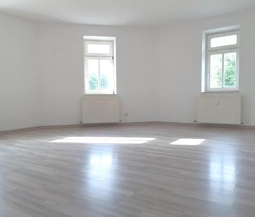 Gemütliche 2 (T)raumwohnung mit EBK im Dachgeschoss - Foto 1