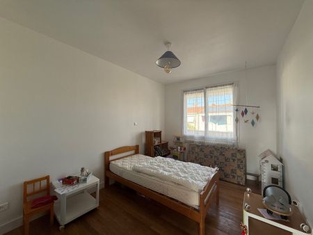 Location maison 5 pièces, 141.25m², La Roche-sur-Yon - Photo 2