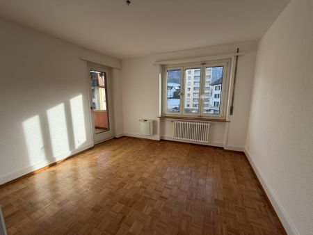 Tavannes, beautiful 4.5 room apartment on the 2nd floor - Photo 2