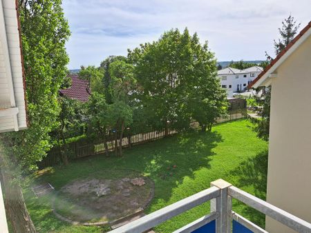 Idyllische Dachgeschosswohnung mit bezauberndem Ausblick - Photo 2