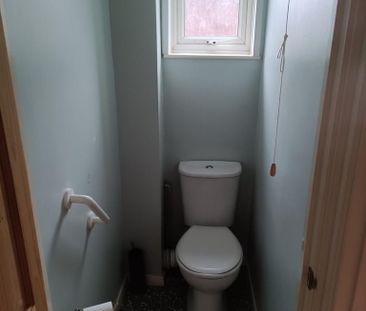 3 bedroom terraced house to rent - Photo 5
