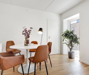 Flot 3 værelses lejlighed med lyst materialevalg, ekstra opbevaring... - Foto 3