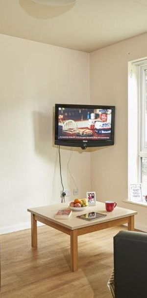 4 bedroom house to rent - Photo 1