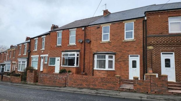 3 bedroom terraced house to rent - Photo 1