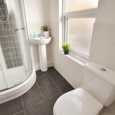 Bedsit, Norwood Terrace, LS6 - Photo 4