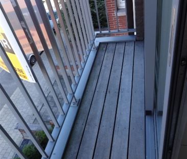 Modern appartement met terras - Photo 1