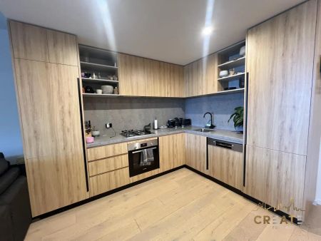 “CONTEMPORARY URBAN LIVING IN THE HEART OF SUNSHINE” - Photo 5