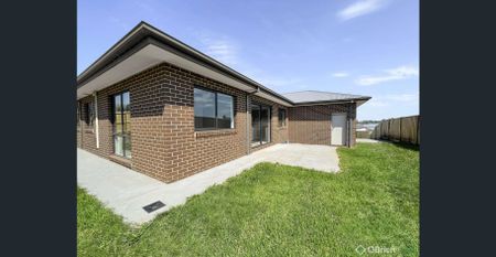 FAMILY HOME IN FERNTREE RIDGE - Photo 5