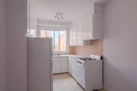 4505 Dupuis Avenue - Photo 2