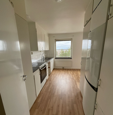 Holavedsvägen, Lidingö - Photo 1