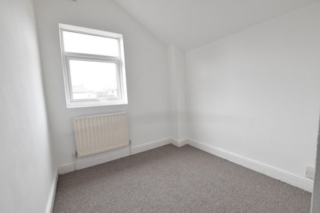 3 bedroom House To Let Total Size: 1034 SQ FT - Photo 4