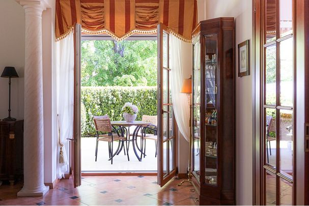 ELEGANT RESIDENCE FOR RENT IN ŁOMIANKI - Photo 1