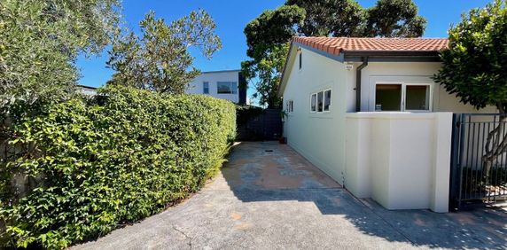 Private Oasis in the Heart of Belmont! - Photo 2