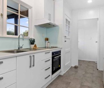 Botanical Beauty - Photo 3