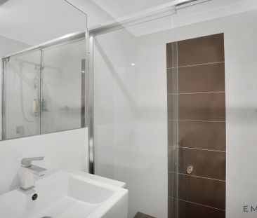 1/41 Eversley Terrace, Yeronga QLD 4104 - Townhouse For Rent | Domain - Photo 1