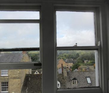 3 bedroom flat to rent - Photo 2