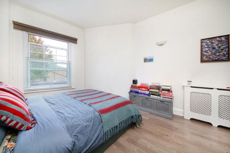 3 bedroom flat to rent - Photo 5