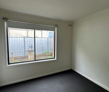 3/10 Tennyson Street - Photo 2