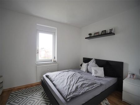 2-ZKB Wohnung mit Balkon, EBK und Stellplatz - Foto 2