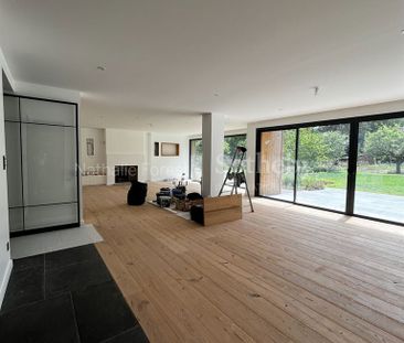 Location Maison 8 pièces 250m² CROIX 59170 - Photo 3