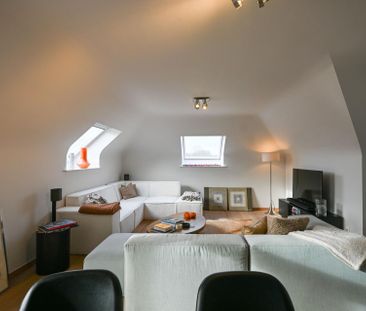 Vernieuwd ruim dakappartement | Doorniksewijk - Photo 1