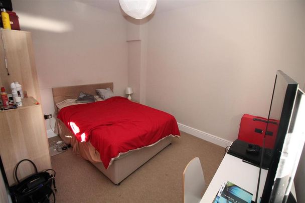 3 bedroom flat to rent - Photo 1