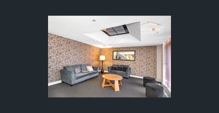 Living In The Heart Of The West End! - Photo 2