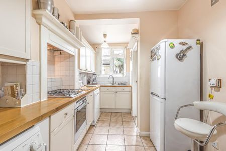 3 bedroom semi-detached house to rent - Photo 4