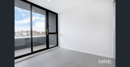 A spacious and modern apartment in a great location - Photo 3