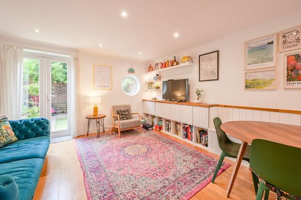 2 bedroom end of terrace house to rent - Photo 1