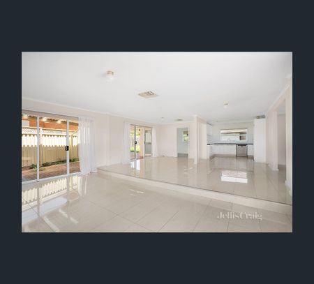 11 Clarks Rd, Keilor East, Vic 3033 - Photo 3