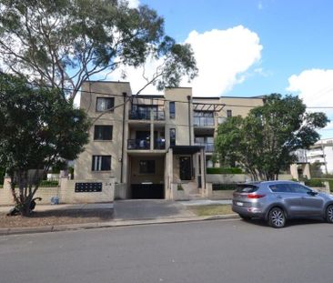 Modern 2 Bedroom Apartment - Photo 1