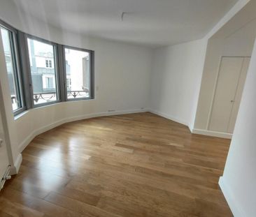 location Appartement T3 DE 73.7m² À PARIS - Photo 1