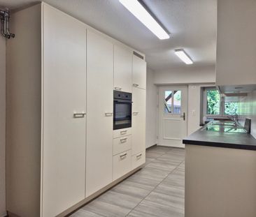 Charmante 3.5-Zimmer-Wohnung mit Kamin und Terrasse in Kestenholz - Photo 6