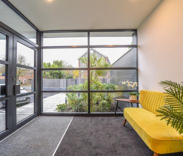 Batavia Road, Sunbury-On-Thames, London, TW16 - Photo 5