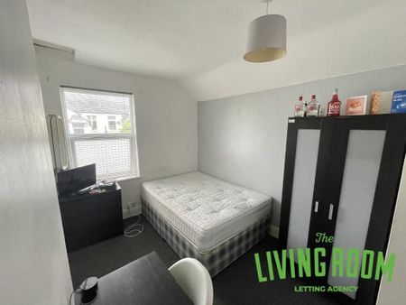 6 bedroom house to rent - Photo 2