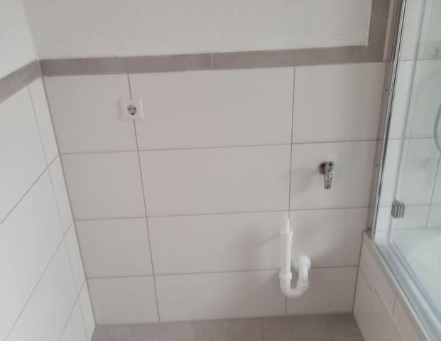 Schöne 4 Zimmer DG-Whg mit großem Balkon - Photo 1