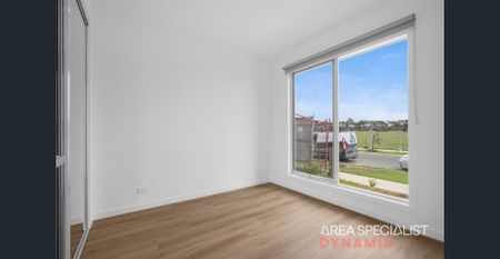 Brand New Stylish Four-Bedroom Home in Prime Location! - Photo 5