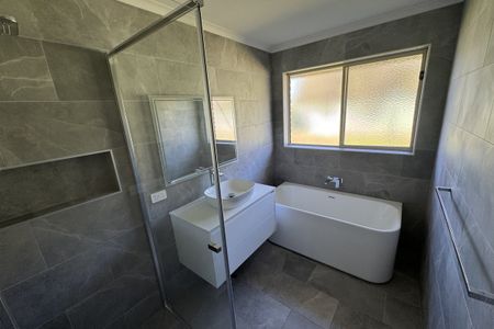 Low Maintenance 3 Bedroom Home - Photo 5