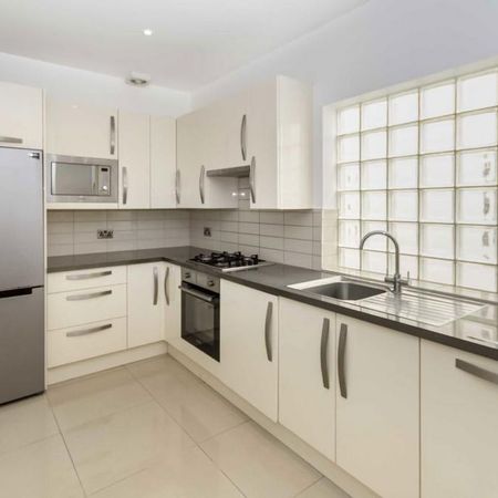 2 bedroom flat to rent - Photo 4