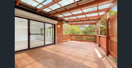 LARGE HOUSE IN CONVENIENT LOCATION - Photo 5